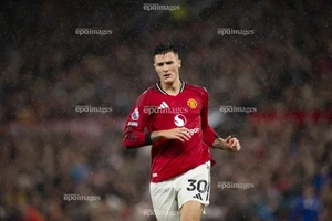 Sesko được khuyên bỏ tập để gây sức ép với MU, hé lộ mức giá bán Rashford