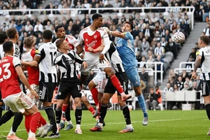 Cuộc ngược dòng cảm xúc của Arsenal