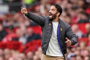 Amorim lên tiếng về lỗi hệ thống của MU