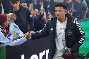 Sancho bị sỉ nhục, huyền thoại MU bảo vệ