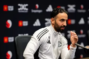 Amorim đáp trả lời chỉ trích gay gắt của Ronaldo về MU