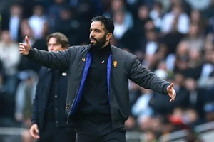 Hé lộ đội hình của MU đấu Everton