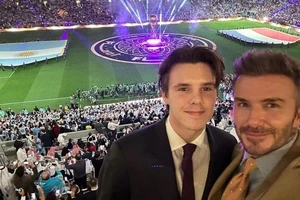 Con trai út của Beckham chỉ trích Ronaldo