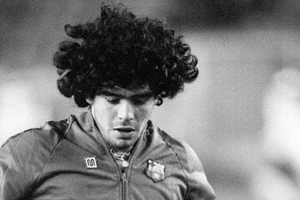 5 siêu sao đá xe đạp chổng ngược vĩ đại nhất lịch sử bóng đá