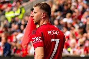 Mount phá vỡ lời nguyền ở MU, nối gót Ronaldo