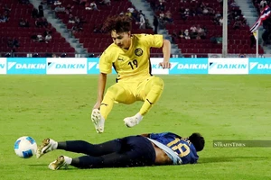 HLV Nafuzi nói về chiếc thẻ đỏ oan nghiệt của U-22 Malaysia