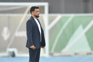 HLV Murzakhmatov: 'Tôi chịu trách nhiệm về thất bại trước U-23 Việt Nam'