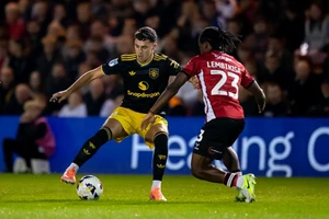 MU công bố chuyển nhượng chỉ vài giây trước khi thị trường đóng cửa