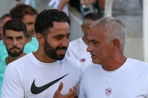 Mourinho nhận công việc trong mơ, tin vui cho Amorim sau khi bị MU sa thải