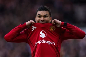 Casemiro sẽ ở lại MU mùa giải tới