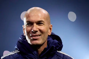 Zidane đạt thỏa thuận về công việc mới sau tin đồn liên hệ với MU
