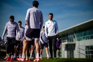 Carrick hủy bỏ lệnh cấm của Amorim tại MU