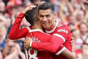 Bruno Fernandes thắng áp đảo, cân bằng kỷ lục của Ronaldo