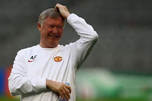 Sir Alex Ferguson chỉ cho phép một người chế nhạo ông về chiếc quần tại MU