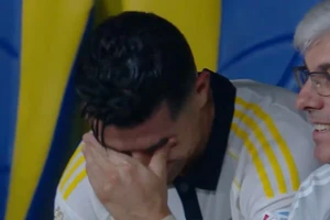 Ronaldo bật khóc