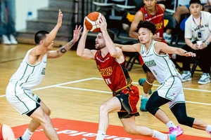 HLV Vũ Thế Cang ra mắt, Saigon Heat đại thắng