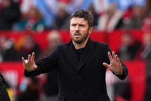 Carrick gửi lời nhắn đến lãnh đạo MU