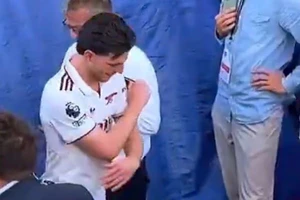 Phản ứng của Declan Rice khi West Ham xuống hạng