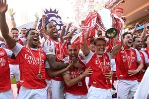 Premier League thay đổi luật, các CLB nguy cơ bị trừ điểm