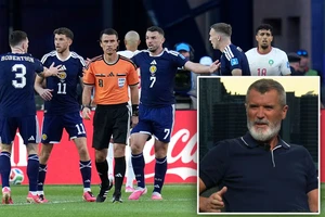 FIFA bị phản đối vì trọng tài, 2 đội bị loại khỏi World Cup
