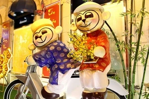 Clip người Sài Gòn nhộn nhịp xuống phố du xuân sớm