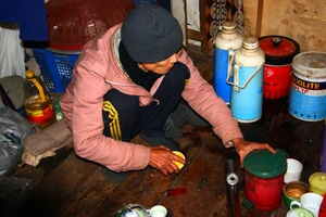 Cụ ông 76 tuổi trong những ngày rét kỷ lục