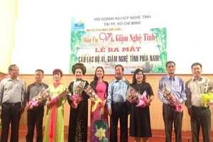 Ra mắt Câu lạc bộ Ví, Giặm phía Nam