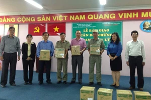 Trang bị miễn phí 229 cân đối chứng cho các chợ