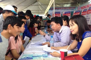 Điểm tuyển cao nhất vào ĐH Kinh tế - Tài chính là 21 