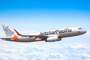 Mưa lớn, máy bay đến Đà Lạt phải vòng ra Cam Ranh