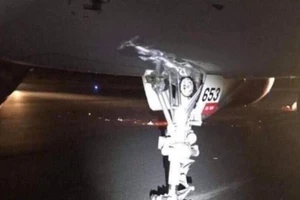 Xe kéo từ Cam Ranh lên giải tỏa sân bay Buôn Ma Thuột