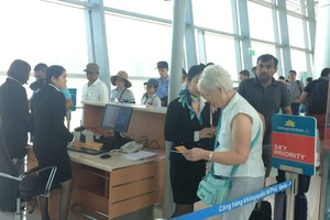 Tăng cường hàng trăm chuyến bay dịp Tết