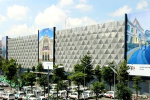 Nhà để xe sân bay Tân Sơn Nhất sắp thu theo giá mới