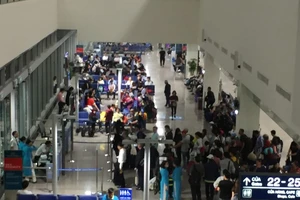 Đến sân bay trước 3 giờ, hạn chế đưa đón để tránh quá tải