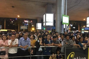 Sân bay Tân Sơn Nhất nhộn nhịp đón Việt kiều về quê ăn Tết
