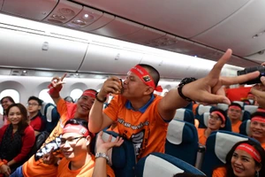 Siêu máy bay đưa cổ động viên sang Dubai tiếp lửa đội tuyển VN