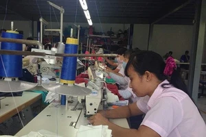 Lý do khiến mẹ Việt căng thẳng giữa công việc và gia đình