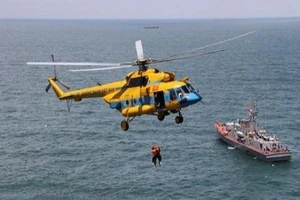 Phối hợp tìm kiếm cứu nạn máy bay lâm nạn trên biển