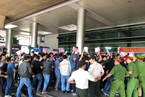 Cận cảnh buổi diễn tập khẩn nguy tại sân bay Tân Sơn Nhất