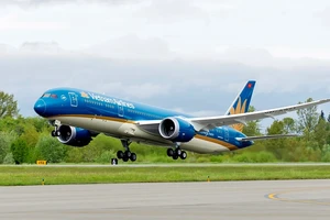 2 hãng đưa siêu máy bay, tăng tần suất trên đường bay 'vàng'