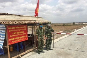 Lính quân hàm xanh căng mình chống dịch tuyến đầu biên giới