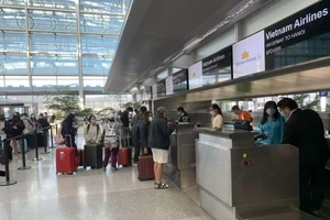 Chuyến bay dài 33 tiếng đưa 340 người từ Mỹ về nước 