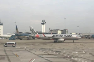 Sắp đóng 1 đường băng Tân Sơn Nhất để sửa chữa