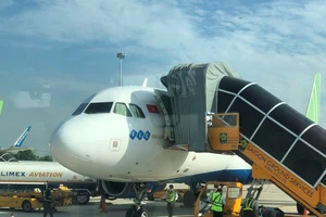 FLC đề nghị tài trợ hệ thống đèn đêm sân bay Côn Đảo