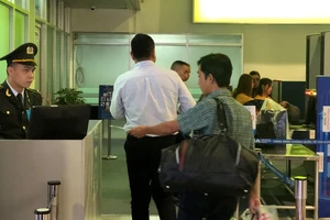 Bị cấm bay 1 năm vì dùng giấy tờ người khác lên máy bay