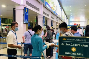 Rà soát năng lực soi chiếu tại sân bay Tân Sơn Nhất, Nội Bài 