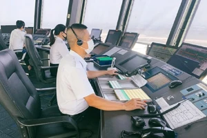 Sản lượng điều hành bay sụt giảm dù giữa cao điểm du lịch hè