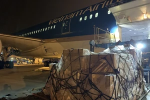 Vận chuyển 800 máy thở từ Hà Nội vào TP.HCM chống dịch