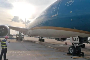 Thêm 100 y bác sĩ và cán bộ hậu cần vào TP.HCM chống dịch