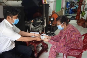 Bưu điện TP.HCM huy động 1.000 nhân viên phát lương tại nhà